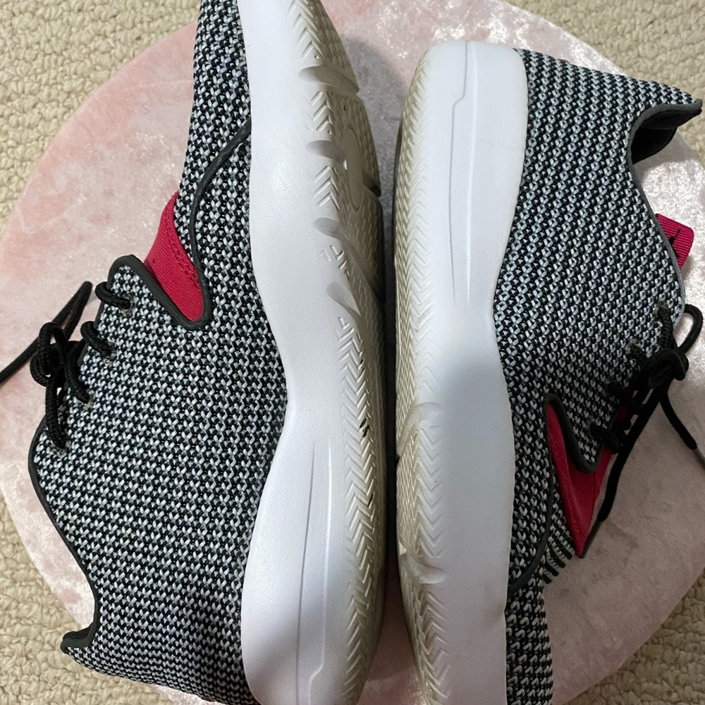 Jordan Eclipse - Picture 2 of 5